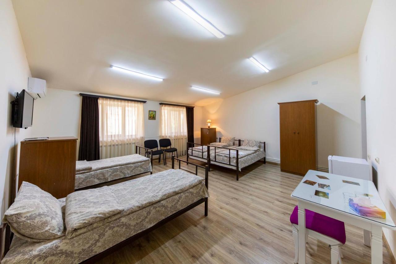 Tatev Hotel And Tours Yerevan Luaran gambar