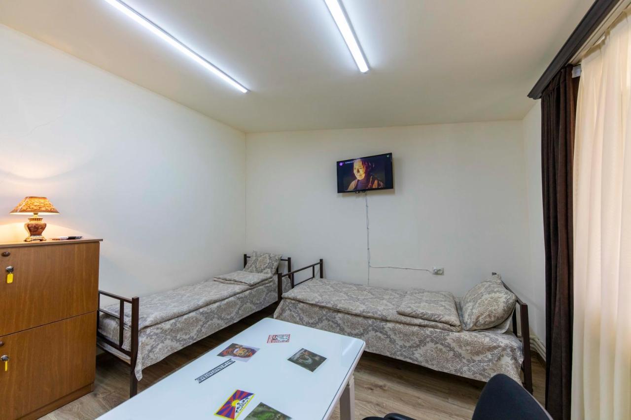 Tatev Hotel And Tours Yerevan Luaran gambar