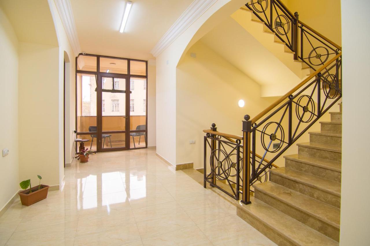 Tatev Hotel And Tours Yerevan Luaran gambar
